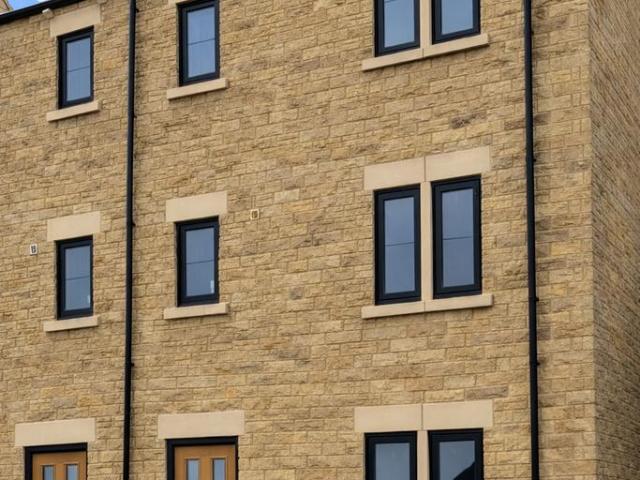 House for sale in Woolley, Charlesworth