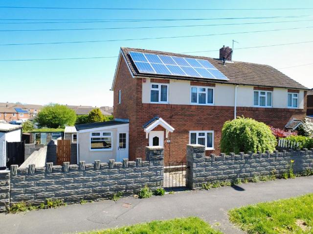 House for sale in Llanharry