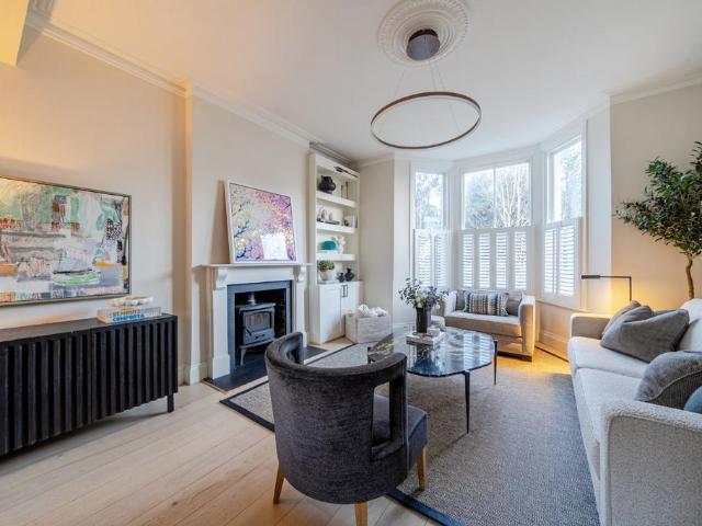House for sale in East Greenwich, Greater London