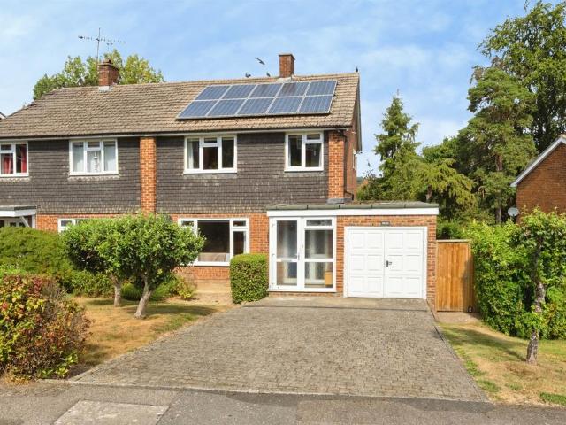 House for sale in Broadwater Down, Sandown Park