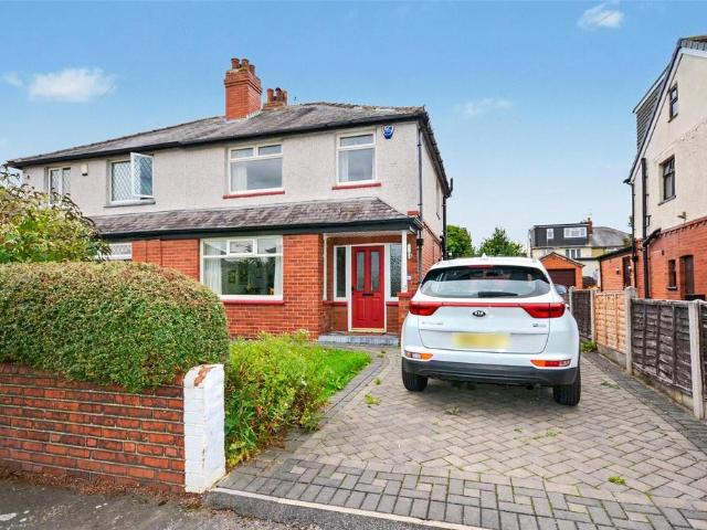 House for sale in Oakwood, West Yorkshire
