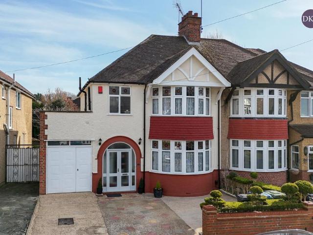 House for sale in Holywell Estate, North Watford