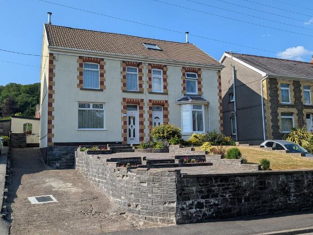 House for sale in Abercraf, Wales