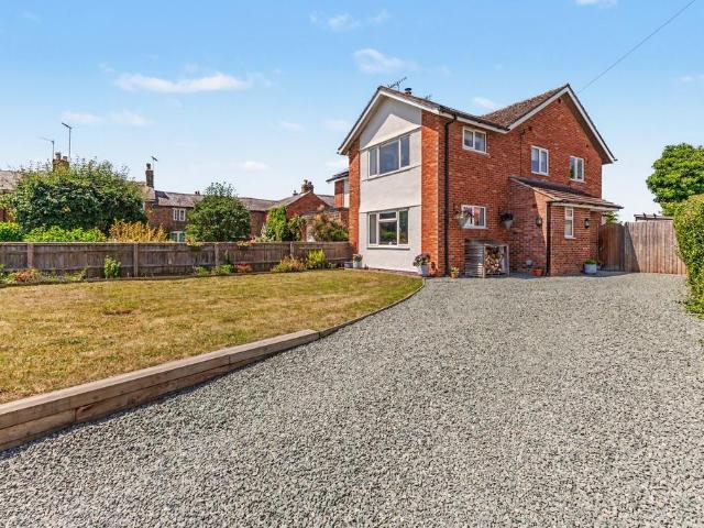 House for sale in Crookhill, Worcestershire