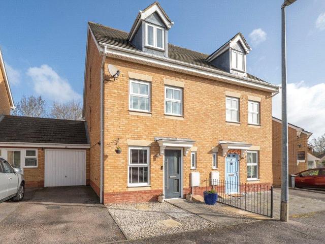 House for sale in Houghton Regis, Bedfordshire