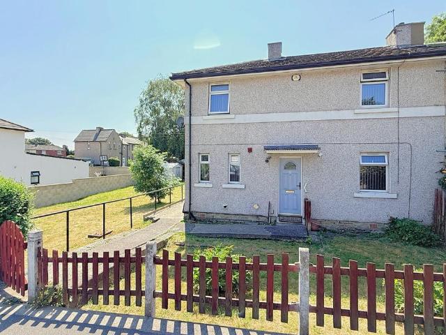 House for sale in Thornbury, West Yorkshire