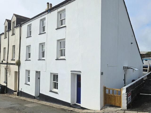 House for sale in St Stephen, Cornwall