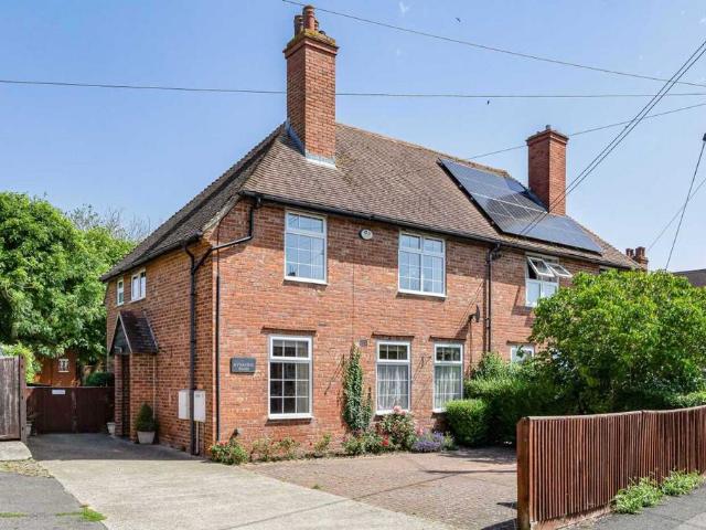 House for sale in Berrick Salome, Oxfordshire