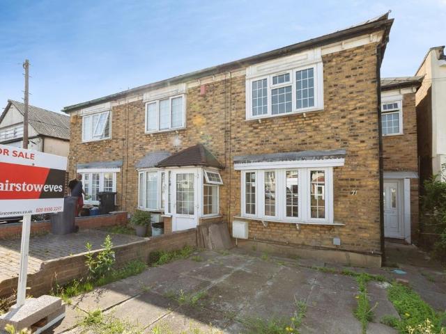 House for sale in Greater London