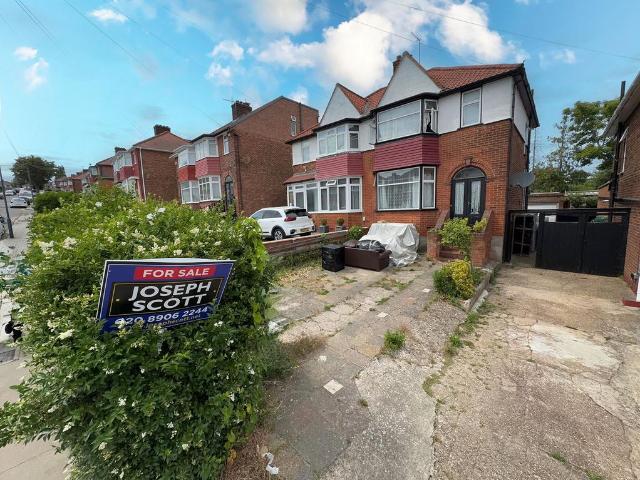 House for sale in Kingsbury, Greater London