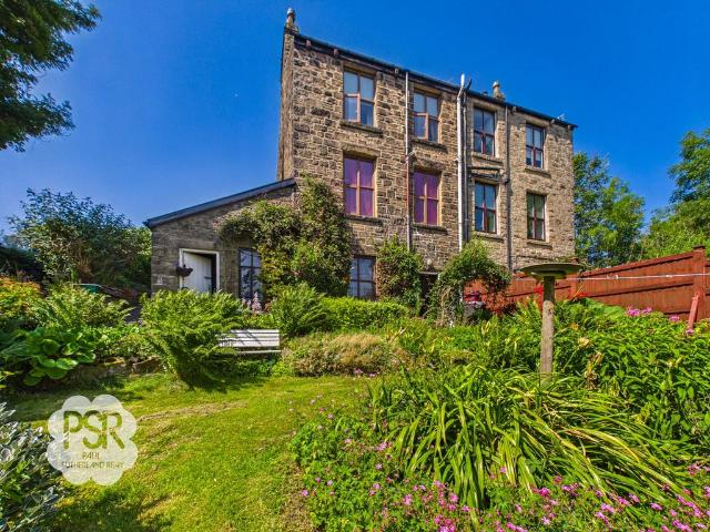 House for sale in Charlesworth, East Midlands