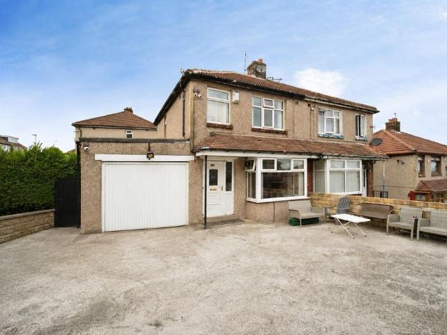House for sale in Slack Side, West Yorkshire