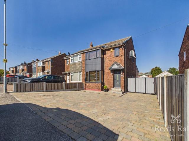 House for sale in Normanton and Altofts, Altofts