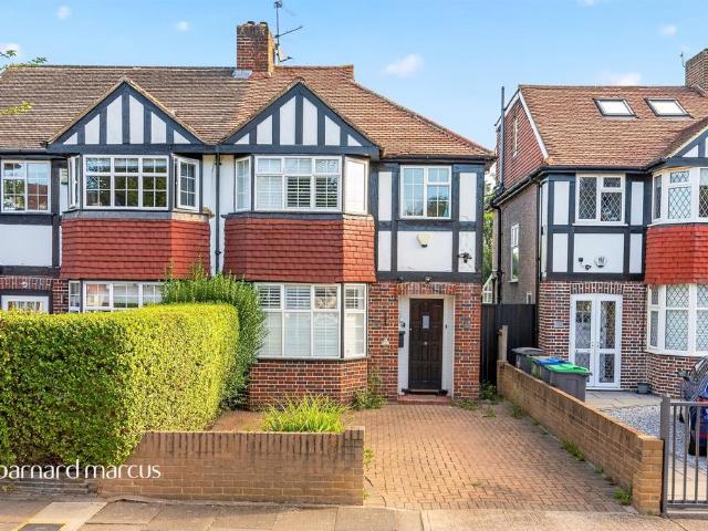 House for sale in Royal Borough of Kingston upon Thames, Greater London