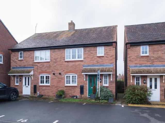 House for sale in Cuddington, Cheshire