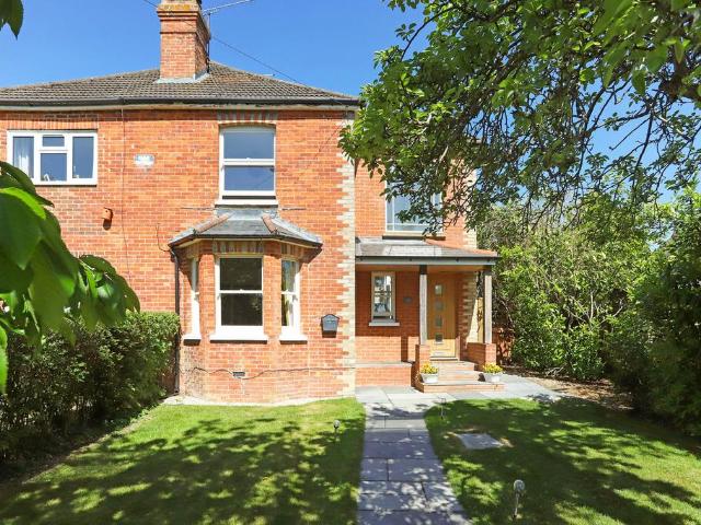 House for sale in Wrecclesham, Fole