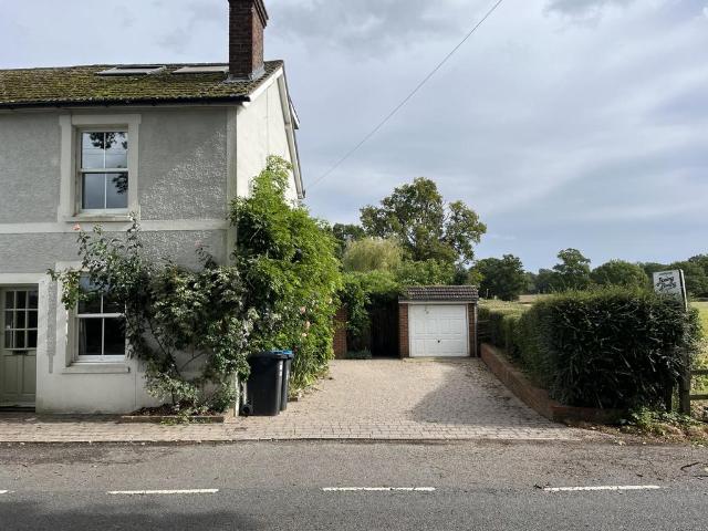 House for sale in Burstow, Hillview