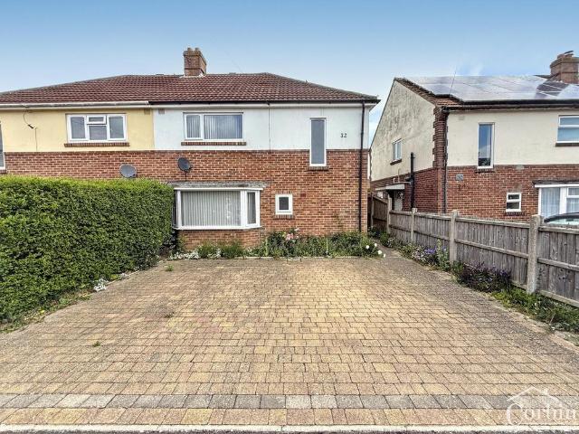 House for sale in Throop, Bournemouth