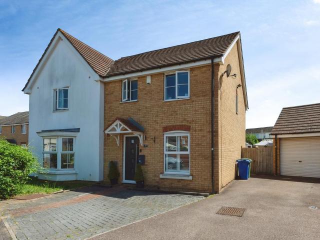 House for sale in Chadwell St Mary, Essex