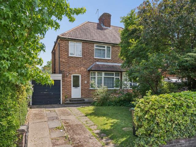 House for sale in Ashlyns Estate, Pouchen End