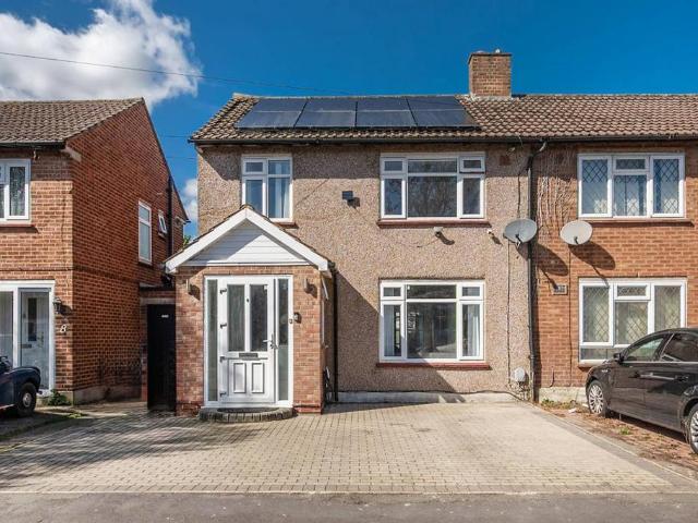 House for sale in Holywell Estate, North Watford