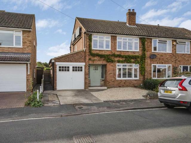 House for sale in Berrick Salome, Oxfordshire
