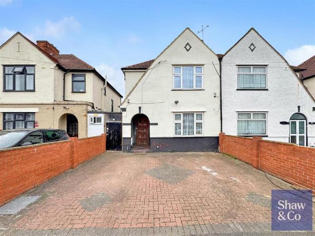House for sale in London Borough of Hounslow, Greater London