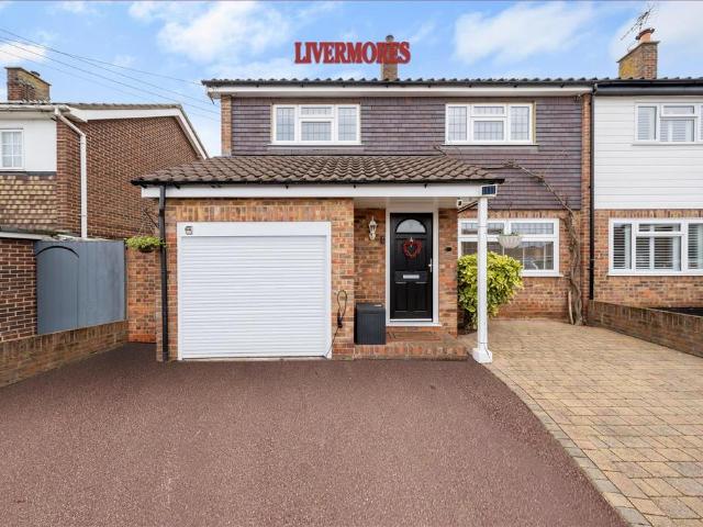House for sale in Hawley, Monks Orchard