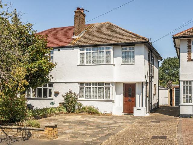 House for sale in Stoneleigh, Ewell