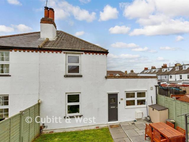 House for sale in Pachesham Park, Surrey