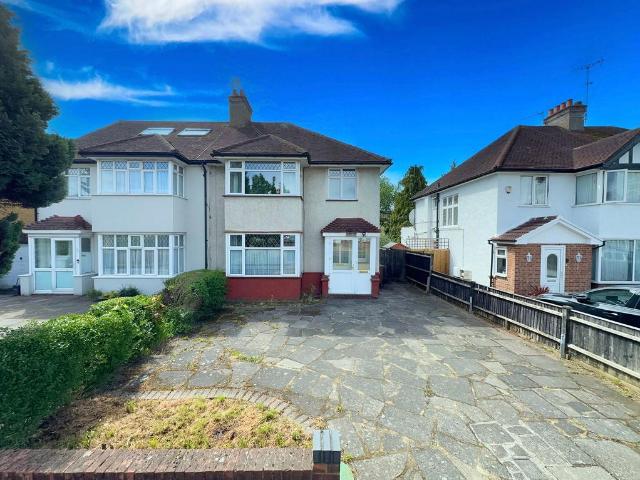 House for sale in Little Stanmore, Greater London