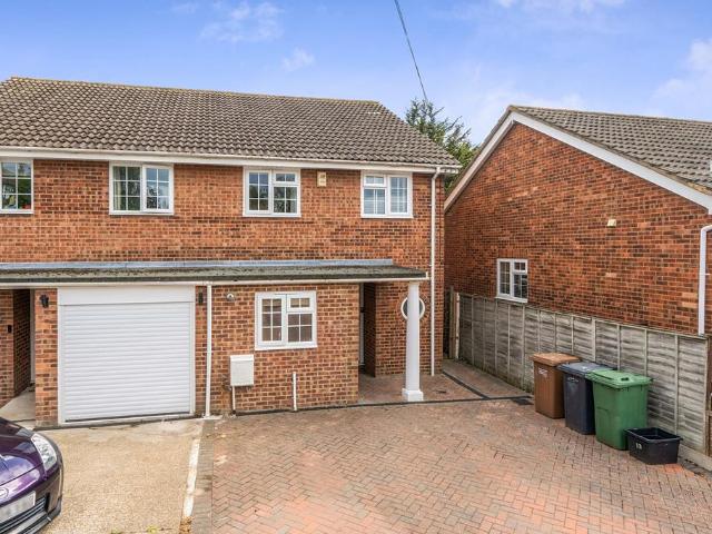 House for sale in Swanscombe and Greenhithe, Monks Orchard