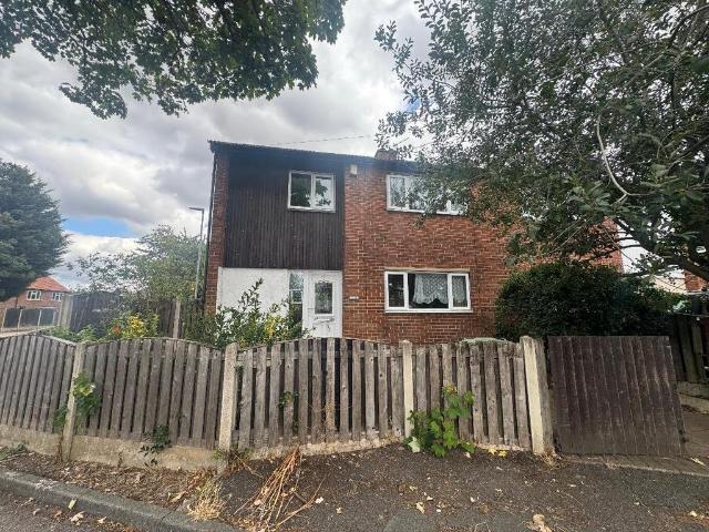 House for sale in Purston Jaglin, West Yorkshire