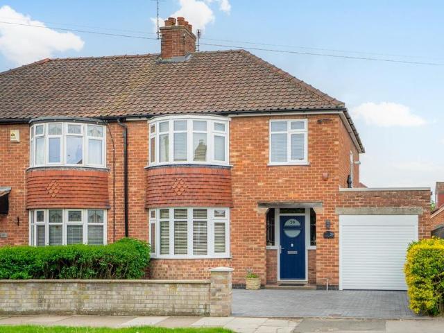 House for sale in High Field, York