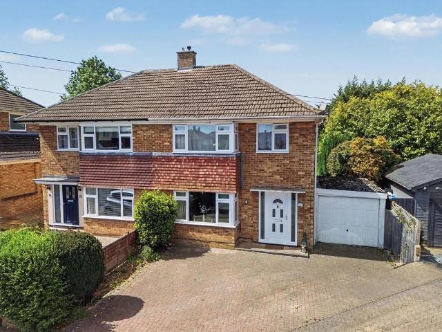 House for sale in The Crescent, Farnborough