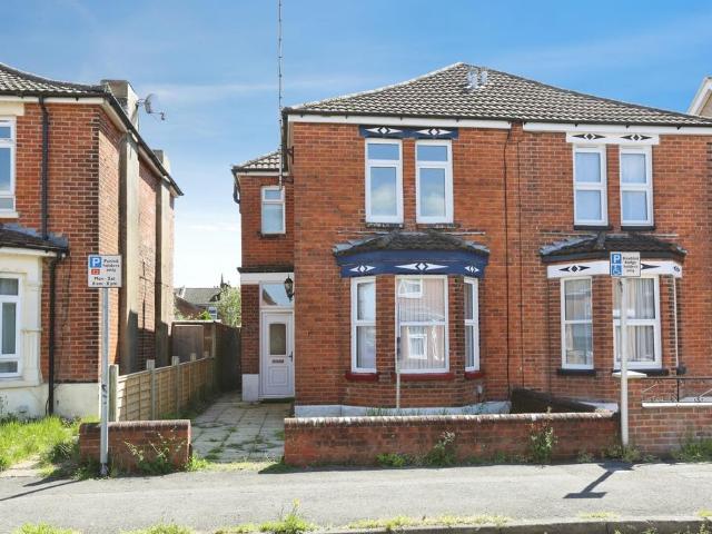 House for sale in Eastleigh, Helford