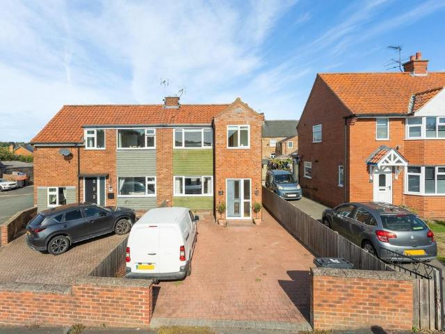 House for sale in Norton-on-Derwent, York and North Yorkshire