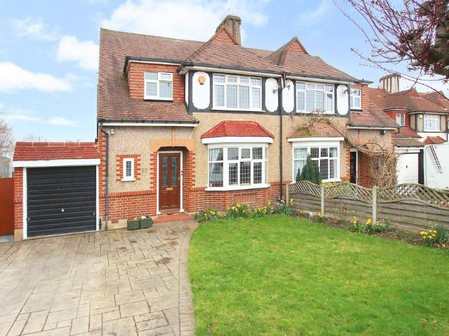 House for sale in London Borough of Croydon, Shirley