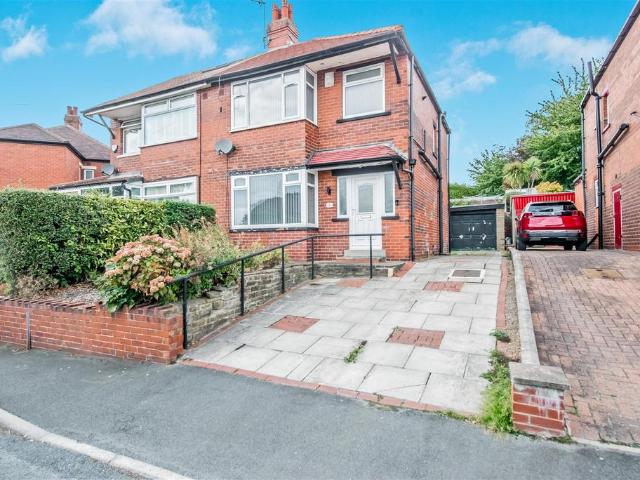 House for sale in Wortley, West Yorkshire