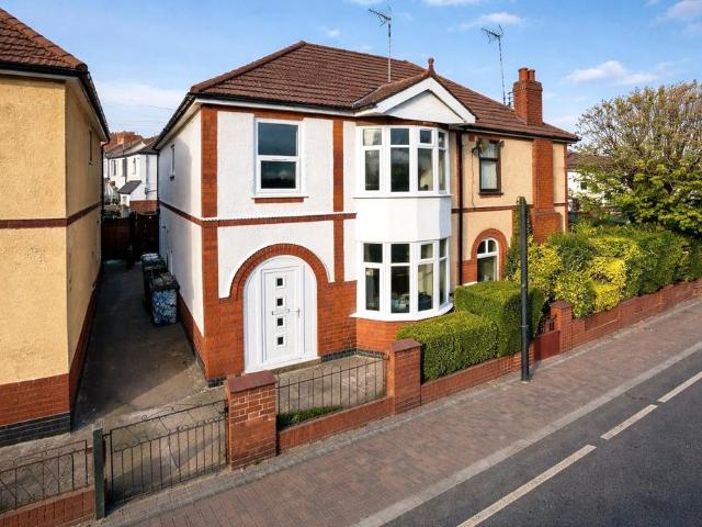 House for sale in Camp Hill, Warwickshire