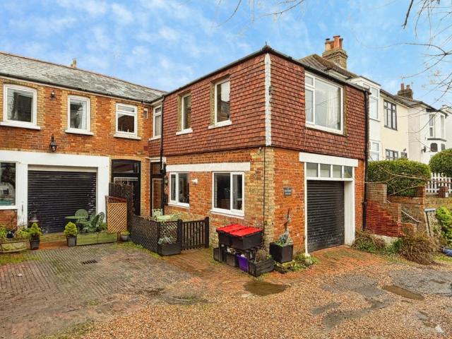 House for sale in Golden Valley, Folkestone