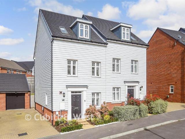 House for sale in Ansty and Staplefield, Perryfields