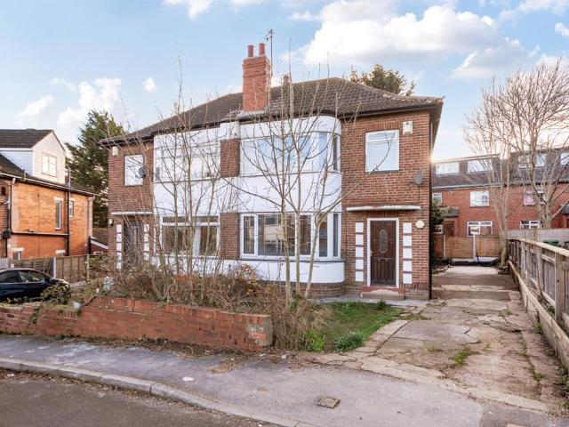 House for sale in Beckett Park, Headingley