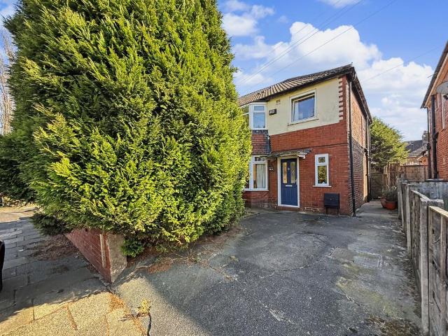 House for sale in Besses o' th' Barn, Bury