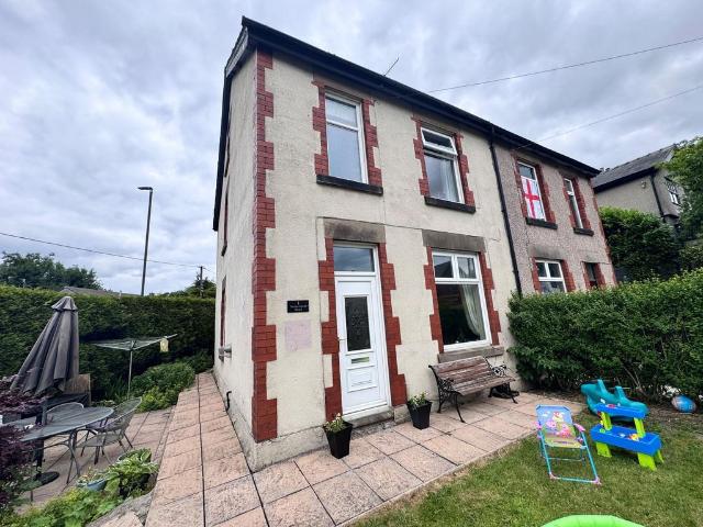 House for sale in Wash, Charlesworth