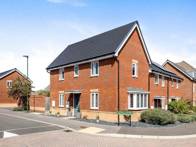 House for sale in Perryfields, West Sussex