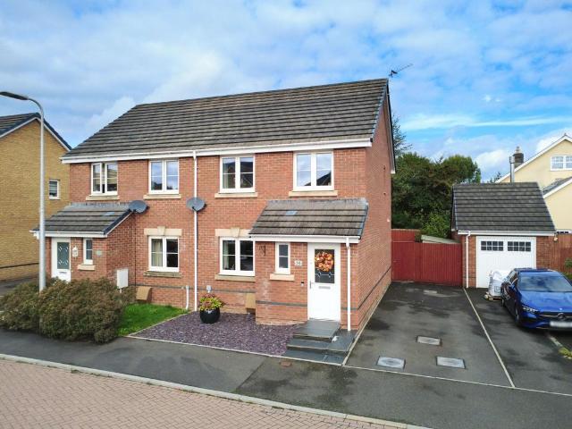 House for sale in Llanharry, Brynsadler
