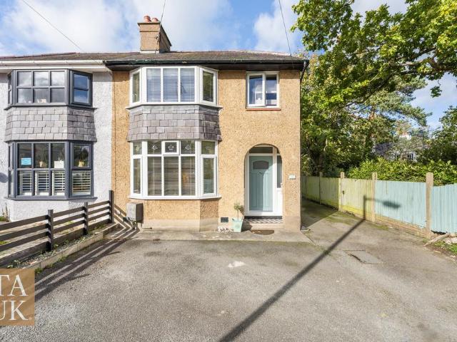 House for sale in Glanadda, Bangor