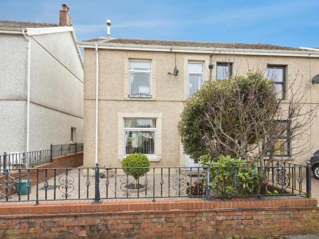House for sale in Tir-y-dail, Ammanford