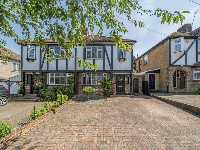 House for sale in London Borough of Croydon, Selsdon